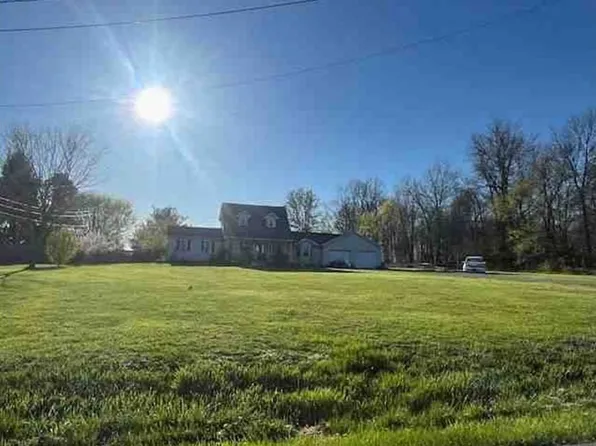 2340 N Rush Creek Rd, Salem, IN 47167