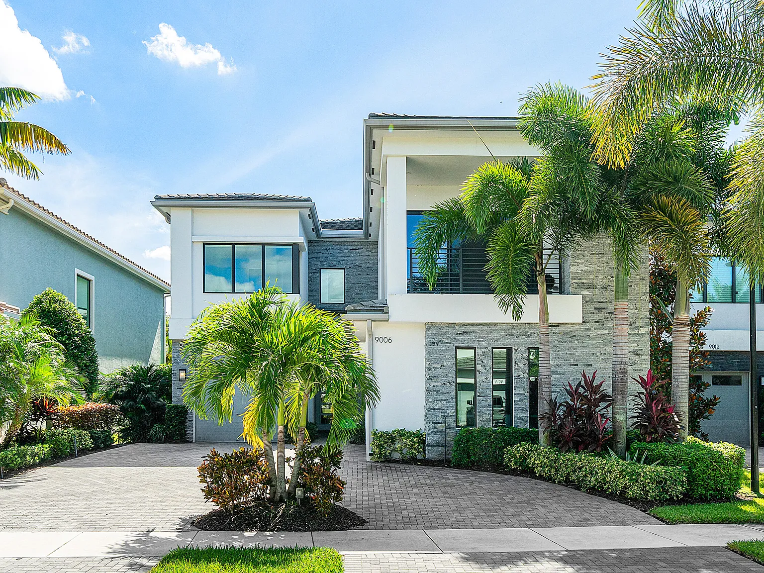 5 bed, 6.0 bath, 4724 sqft, $19,500 — Photo 3