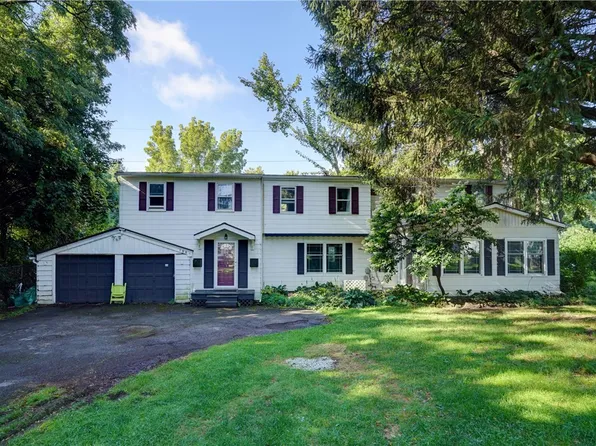 155 Penhurst Rd, Rochester, NY 14610