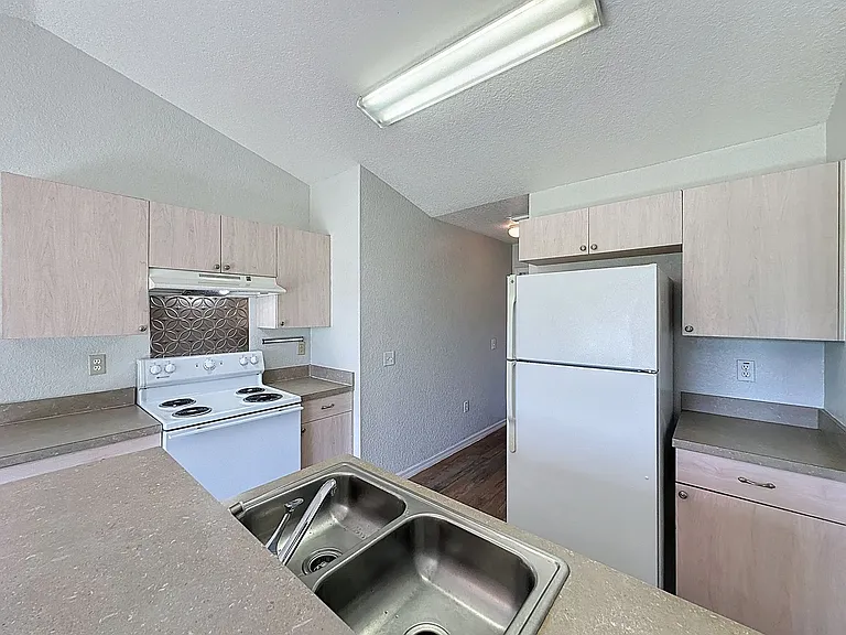 424 Danube Way — Photo 16