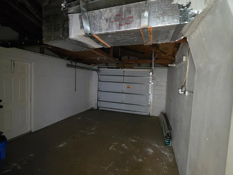 3028 Fairmount Dr — Photo 8