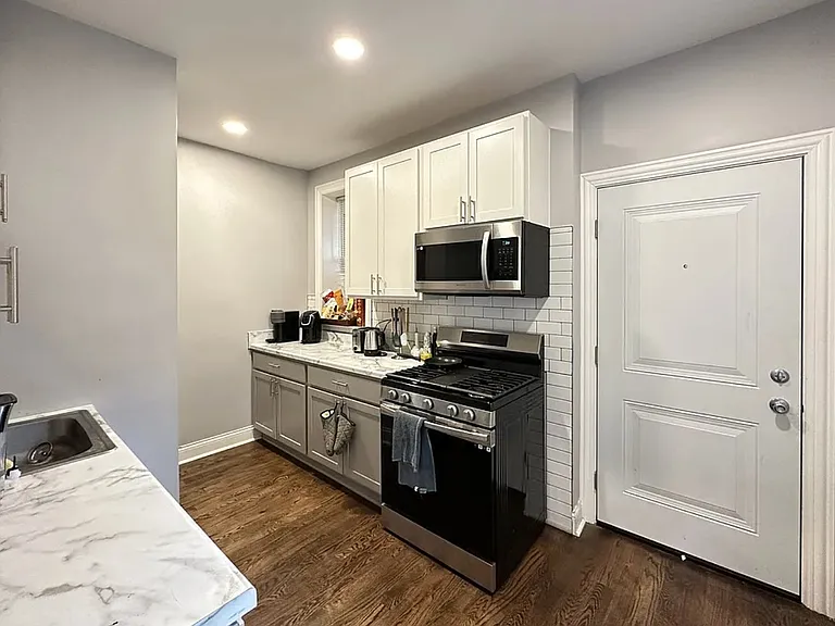 6259 N Lakewood Ave #1 — Photo 2