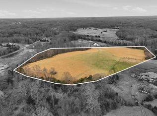 424 Gum Branch Rd, Burns, TN 37029