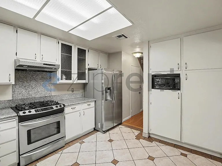 6801 Mammoth Ave #17 — Photo 7