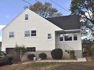 51 Farmingdale Rd, Fords, NJ 08863