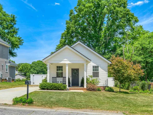 506 W D Ave, Easley, SC 29640