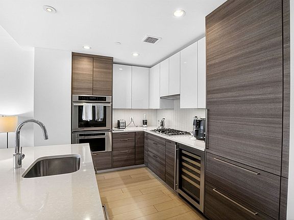 5th image of 1 Franklin St #2805