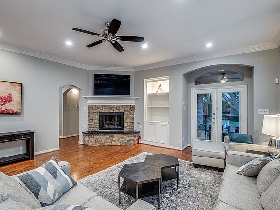 3rd image of 7953 Glade Creek Ct