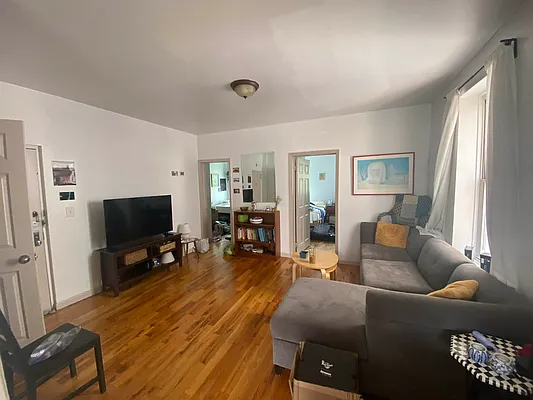 Rented by Delmark Realty LLC | media 12