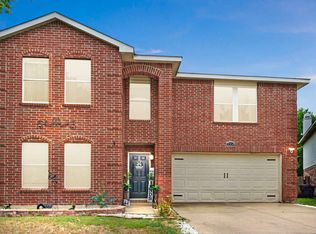 2004 Blanco Ln, Justin, TX 76247