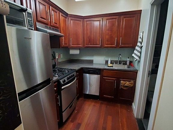 2nd image of 499 Washington Ave APT 1L