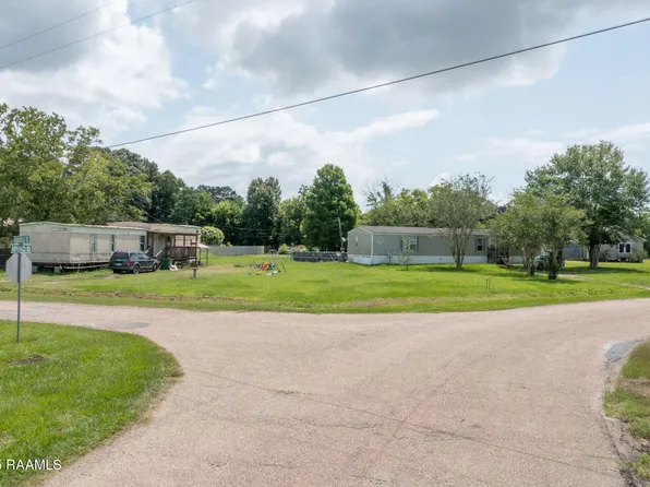 1204 Armenco Rd, New Iberia, LA 70560