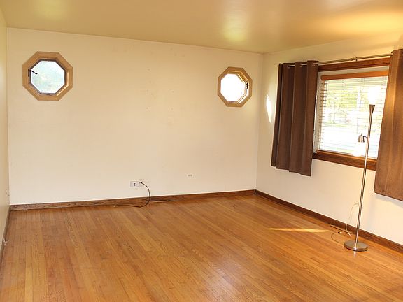 4th image of 13501 End Ln
