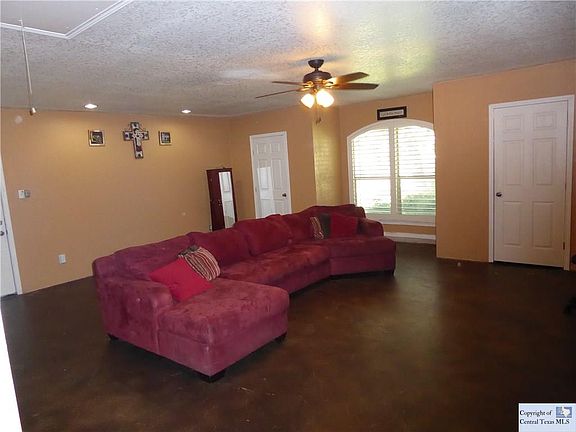 4th image of 338 Rosewood Dr