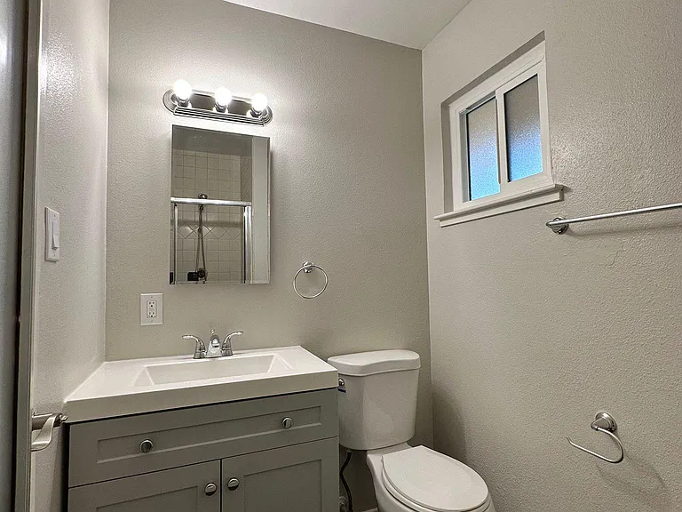 7033 Linwood Way — Photo 12