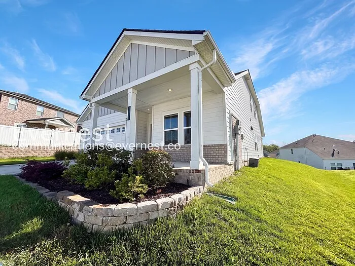 1214 Bridgett Way — Photo 2