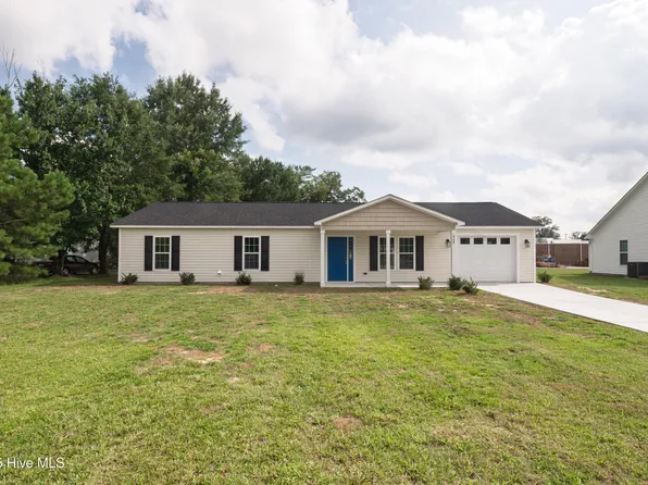 360 Oak Street Street, Roseboro, NC 28382