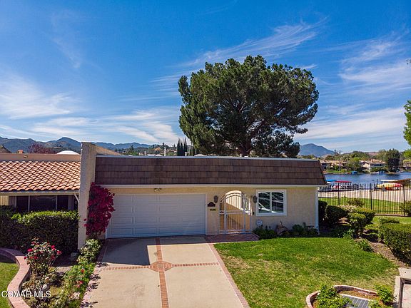 3rd image of 2704 Lakeridge Ln