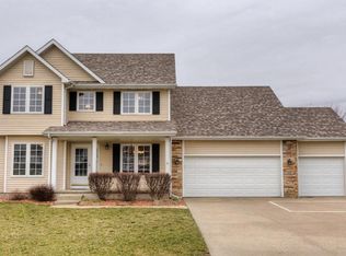 12219 Ridgemont Dr, Urbandale, IA 50323