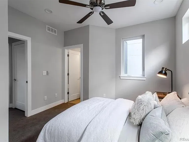1733 Irving St — Photo 11