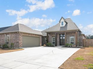 38233 Meadow Rue Dr, Prairieville, LA 70769