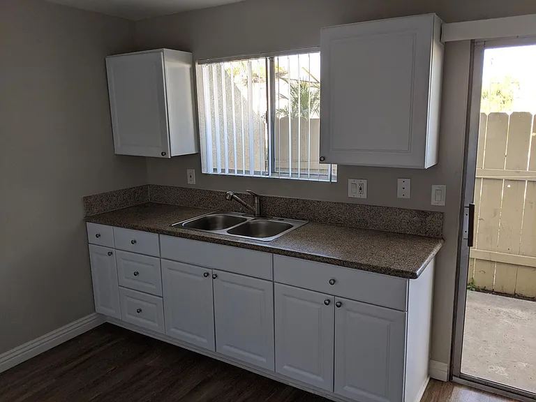 317 Zenith St #4 — Photo 6