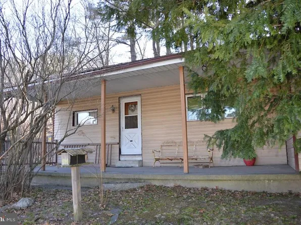 105 Mill Creek Ave, Pottsville, PA 17901