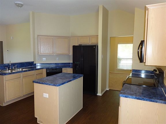 5th image of 427 Orchard Hill Dr
