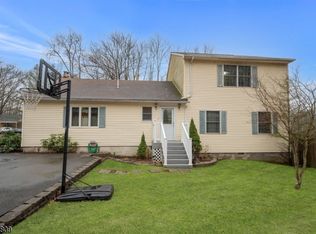15 Saint Pauls Rd, Budd Lake, NJ 07828