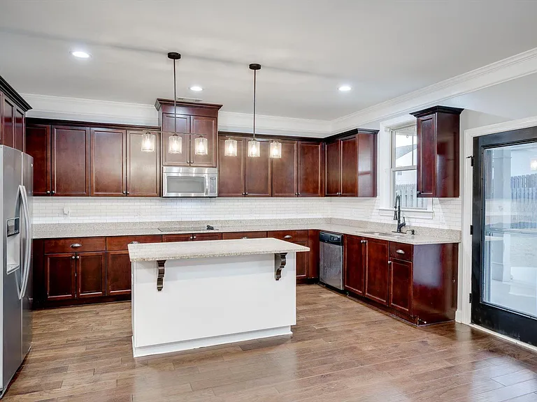 8647 Crenshaw Dr — Photo 14