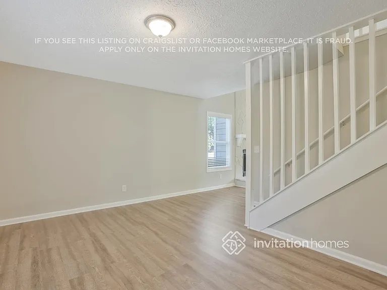 1136 Norfolk Dr NW — Photo 6