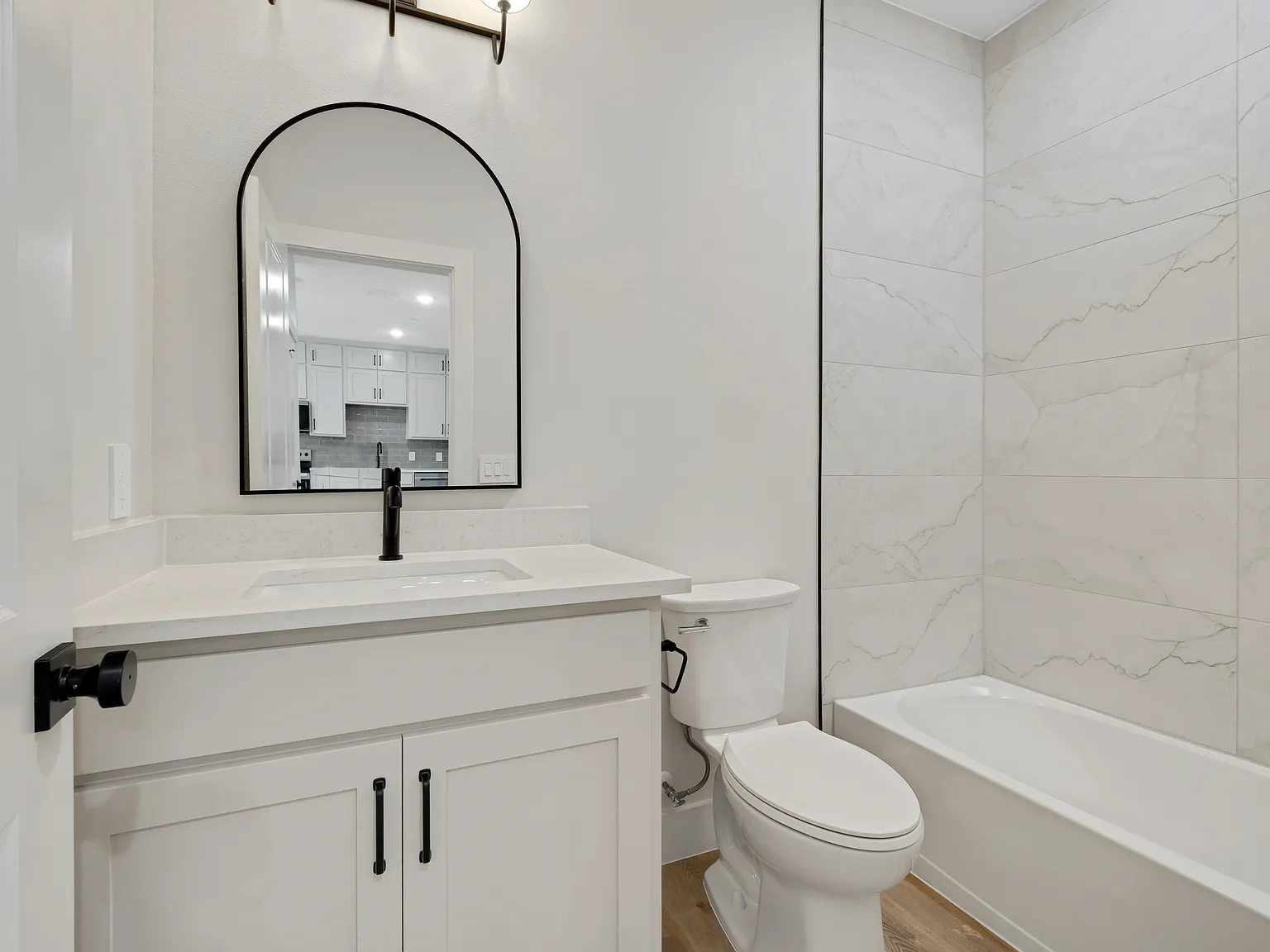 1 bed, 604 sqft, $1,575 — Photo 3