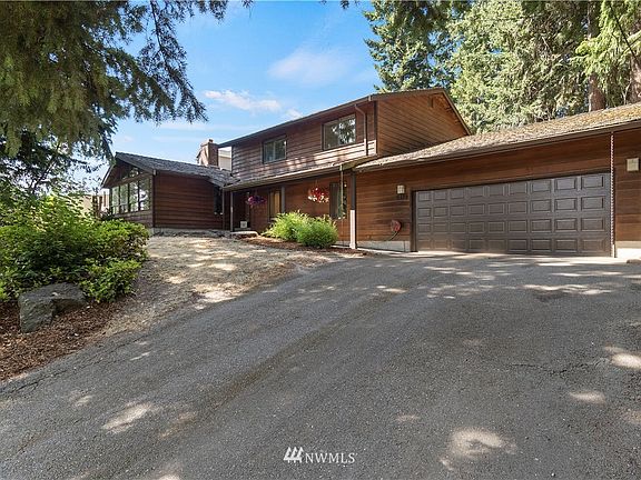 3rd image of 8618 59th Ave E