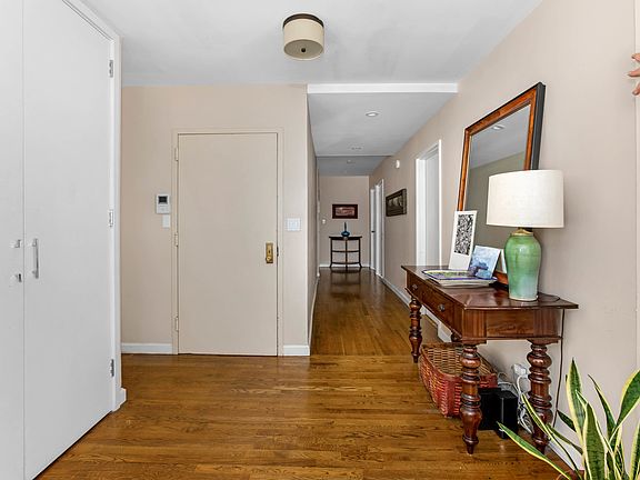 5th image of 700 Washington St APT 3A