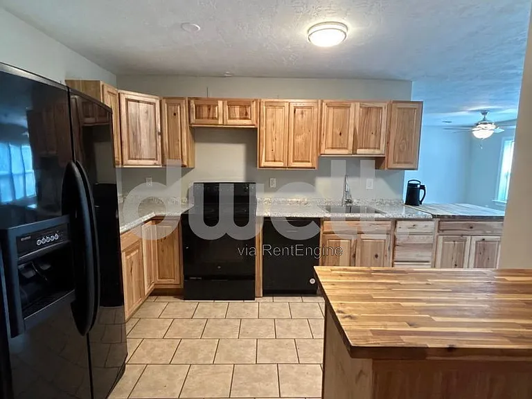 2445 Yates Dr — Photo 4