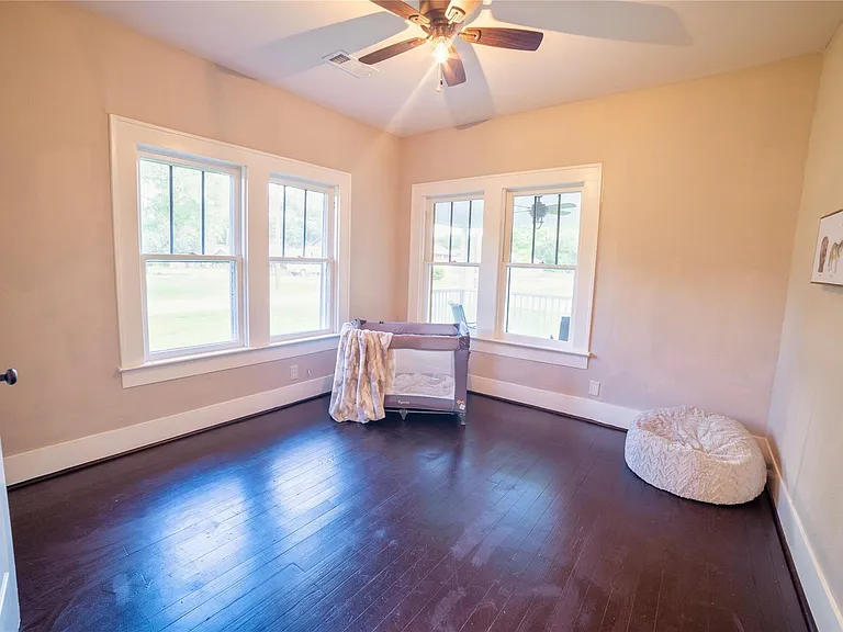 420 N Live Oak St — Photo 10
