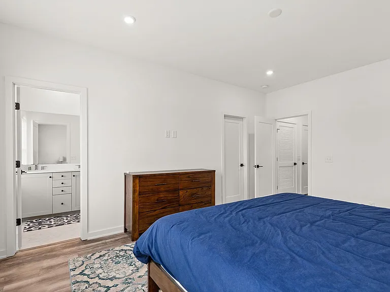 5716 California Ave — Photo 23