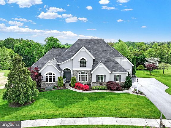 2nd image of 121 Livia Ln