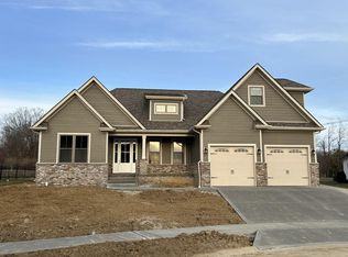 470 Mission Dr, Versailles, KY 40383