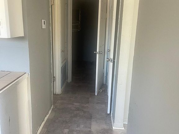 2nd image of 813 Park Dr