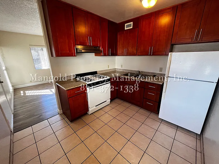 500 Glenwood Cir #130 — Photo 10