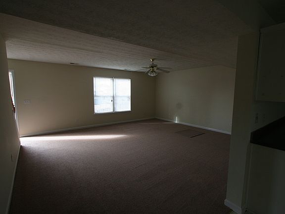 3rd image of 674 Sherard Cir