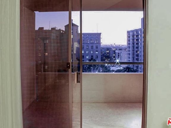 3rd image of 600 W 9th St APT 1110
