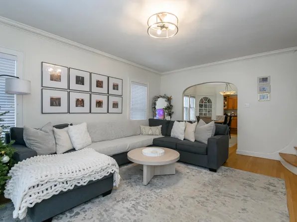 4111 N Woodburn St, Shorewood, WI 53211