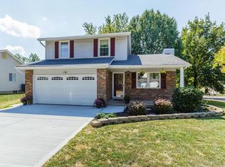 2752 Sand Springs Dr, Saint Louis, MO 63129