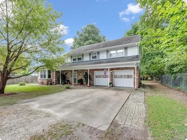 1424 Todds Ln, Hampton, VA 23666