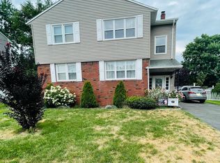 17 Craig Ct FLOOR 1, Elmwood Park, NJ 07407