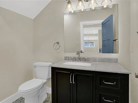 5th image of 1329 Lexington Ave