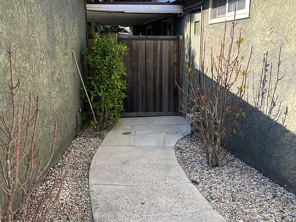 3rd image of 897 E Hillcrest Dr