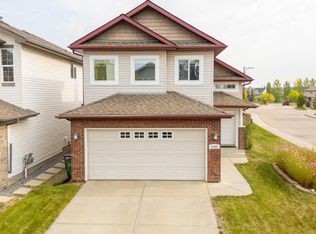 8390 Shaske Cres NW, Edmonton, AB T6R 0B5